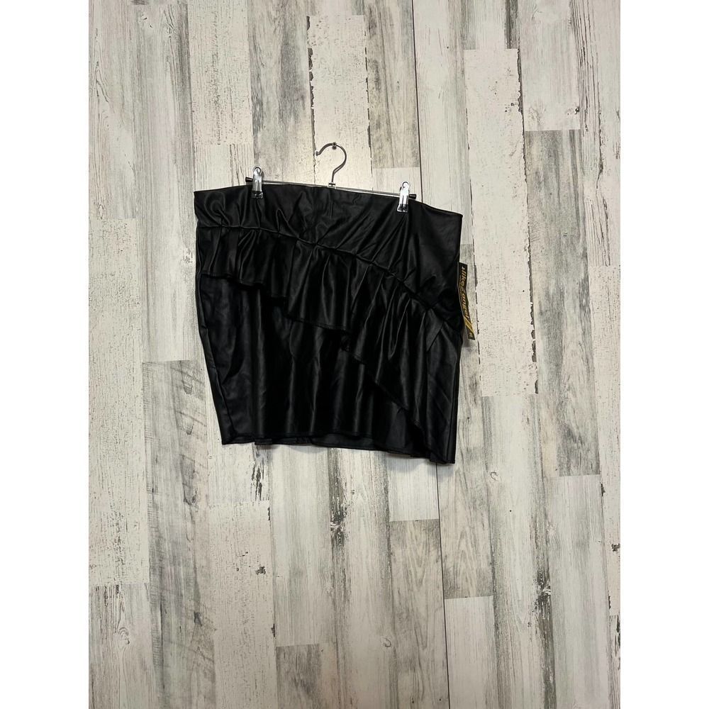 Like An Angel Faux Leather Ruffle Mini Skirt Womens 2X NWT Black